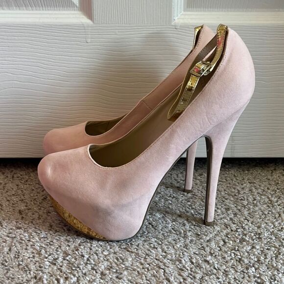 Light Pink Heels  - Picture 1 of 12